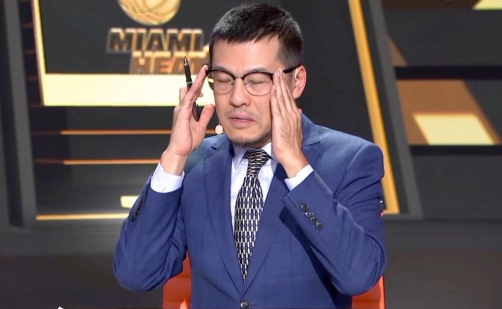 摄影师志强于一杂志社任职，因工作关系赶上明星范仙并要经常旦夕相对。范仙心灵孤单，幸得志强经常陪同摆布，二人很快成为贴心伴侣。某夜二人产生关系后一志强决议寻求范仙。但范仙的另外一职业是富豪玩伴；志强发现后，黯然离往。范仙友人举行一个摄影展览，志强的作品有幸可以或许参展。可是展览只侧重售卖摄影名家的作品，并没有艺术可言，志强满不是味儿……